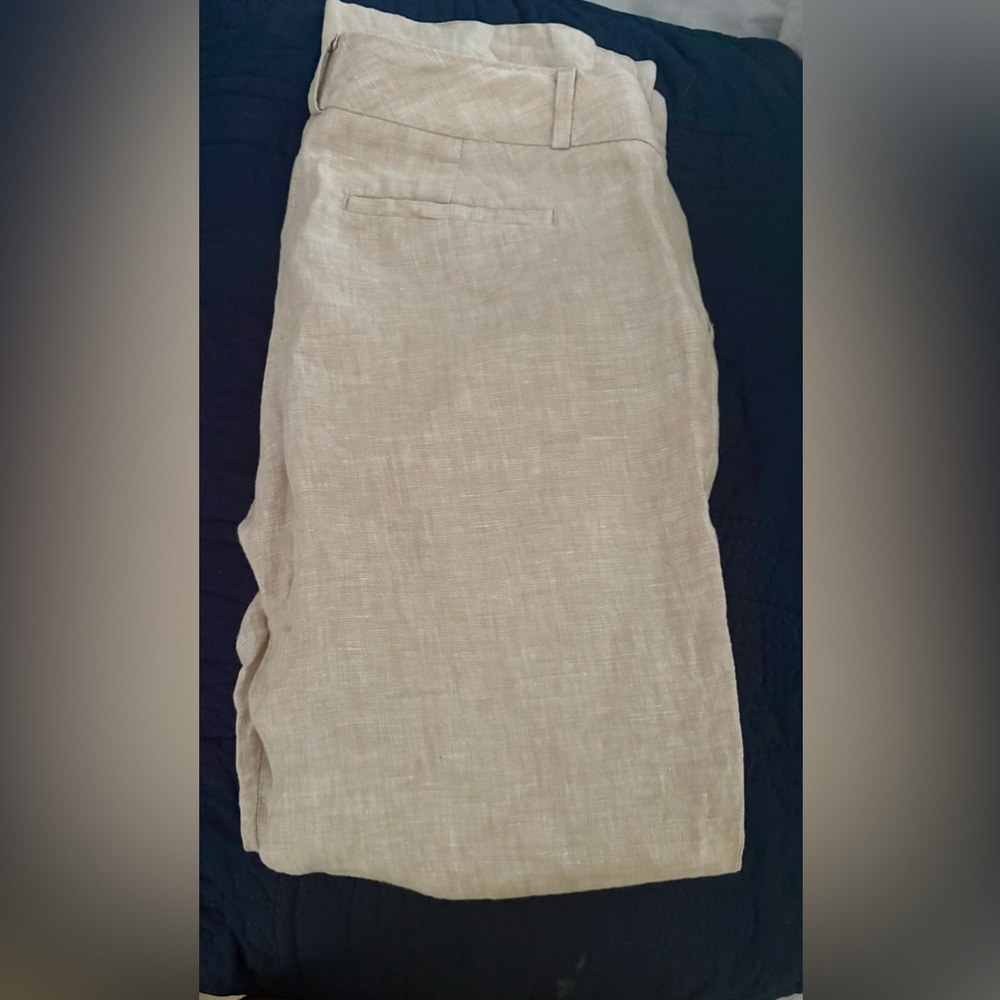 Banana Republic Beige capri pants